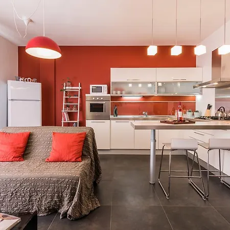 Full Color Apartament Bari